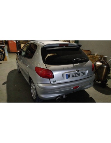 peugeot 206 berlina del año 2000