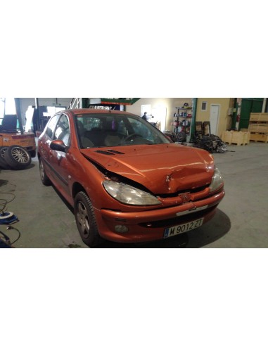 peugeot 206 berlina del año 2000