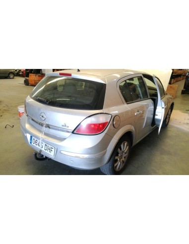 opel astra h berlina del año 2005