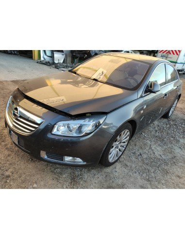 opel insignia berlina del año 2011