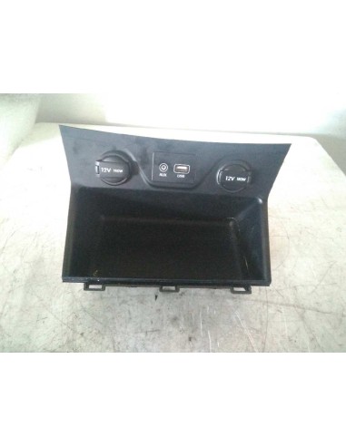 Recambio de consola central para hyundai tucson d4fe referencia OEM IAM 84631D7000  