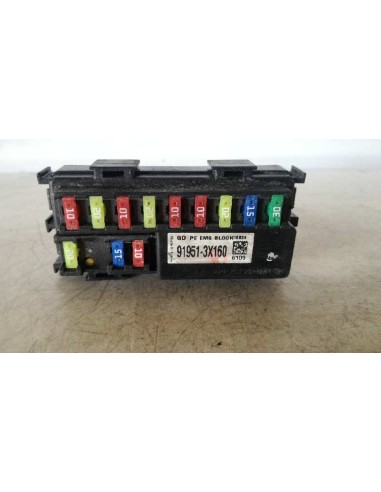 Recambio de caja reles / fusibles para hyundai i40 cw d4fd referencia OEM IAM 919513X160  