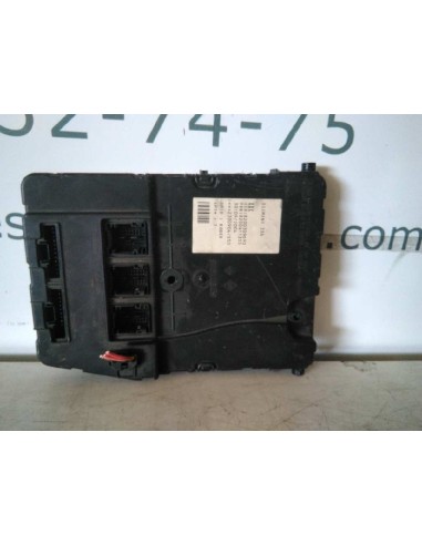 Recambio de caja reles / fusibles para renault megane ii berlina 5p referencia OEM IAM 8200309690  