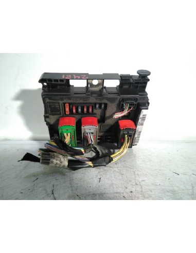 Recambio de caja reles / fusibles para citroen berlingo rhy referencia OEM IAM 964349898100  