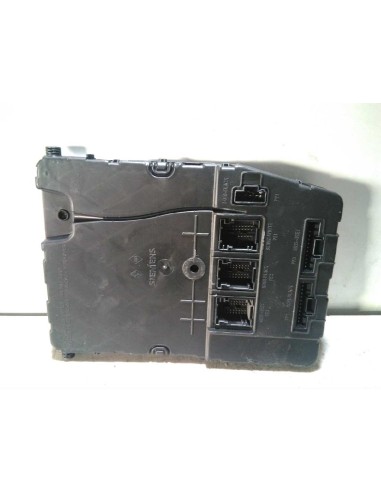 Recambio de caja reles / fusibles para renault scenic ii k9kp7 referencia OEM IAM 8200606826  