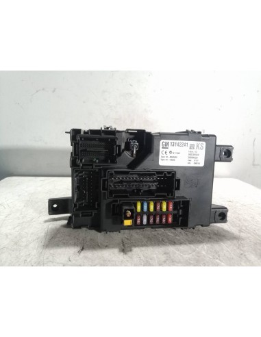 Recambio de caja reles / fusibles para opel corsa d z13dth referencia OEM IAM 13142241  