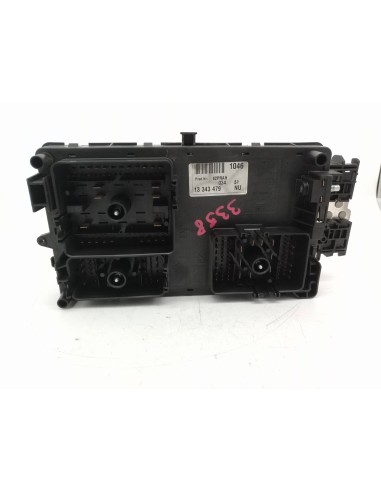 Recambio de caja reles / fusibles para opel insignia berlina a20dth referencia OEM IAM 13343479  