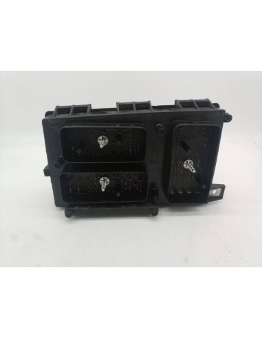 Recambio de caja reles / fusibles para opel astra h caravan z17dth referencia OEM IAM 015349211  