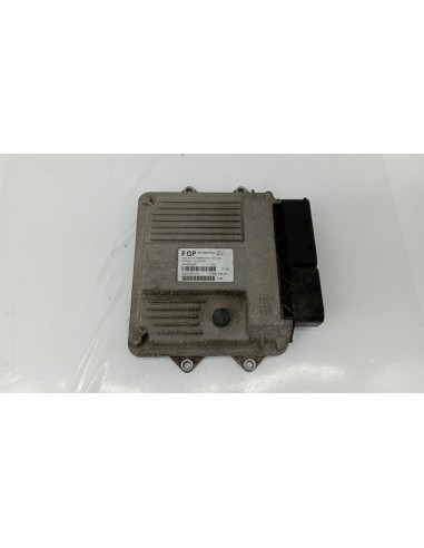 Recambio de centralita motor uce para opel corsa c z13dt referencia OEM IAM 55196352ZJ  