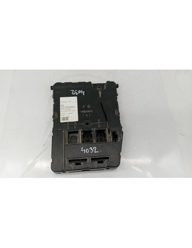 Recambio de caja reles / fusibles para renault megane ii berlina 5p k9kg7 referencia OEM IAM 8200780018A  