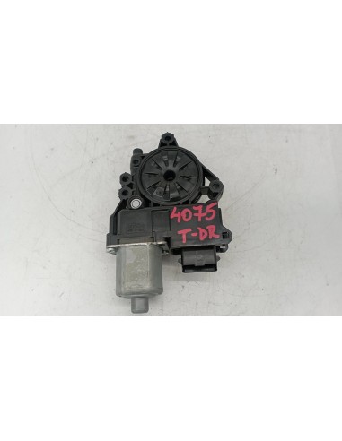 Recambio de motor elevalunas trasero derecho para hyundai i40 d4fd referencia OEM IAM 1137328925  