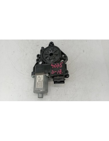 Recambio de motor elevalunas delantero izquierdo para hyundai i40 d4fd referencia OEM IAM 824503Z010  