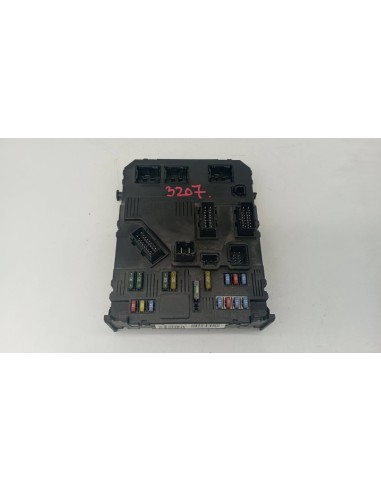 Recambio de caja reles / fusibles para peugeot 407 xfves9a referencia OEM IAM S120104700L  