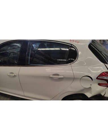 Recambio de puerta trasera izquierda para peugeot 208 9h06 referencia OEM IAM   