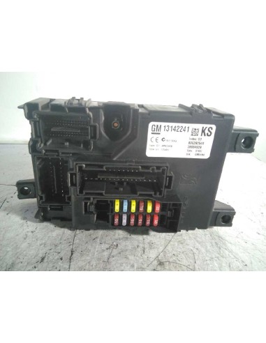 Recambio de caja reles / fusibles para opel corsa d z13dtj referencia OEM IAM 13142241  