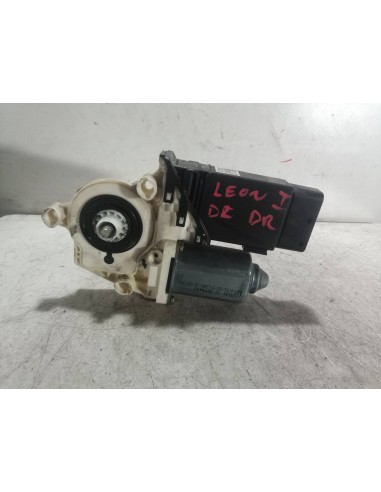 Recambio de motor elevalunas delantero derecho para seat leon (1m1) referencia OEM IAM   