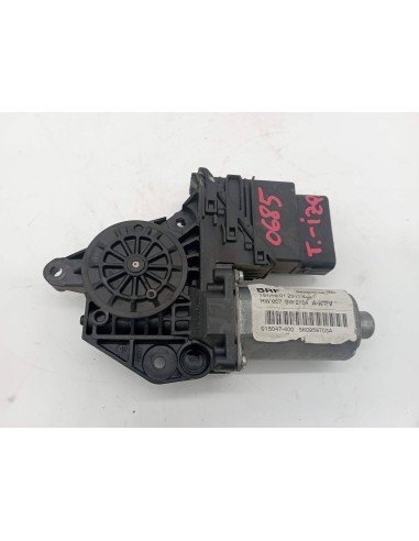 Recambio de motor elevalunas trasero izquierdo para volkswagen touran (1t3) cay referencia OEM IAM 0130821567  