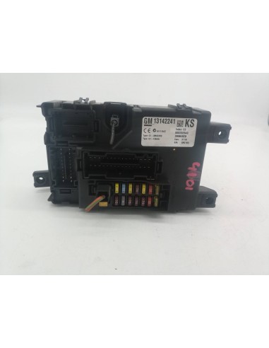 Recambio de caja reles / fusibles para opel corsa d z13dth referencia OEM IAM 13142241  