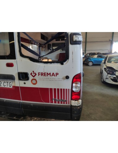 Recambio de puerta trasera derecha para renault master ii fase 2 combi g9ua7 referencia OEM IAM   