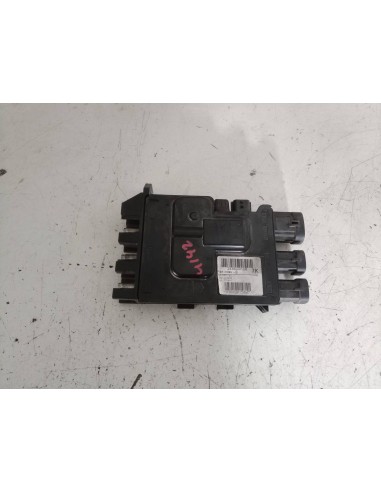 Recambio de caja reles / fusibles para renault megane iii coupe k4m r8 referencia OEM IAM 243800010R  