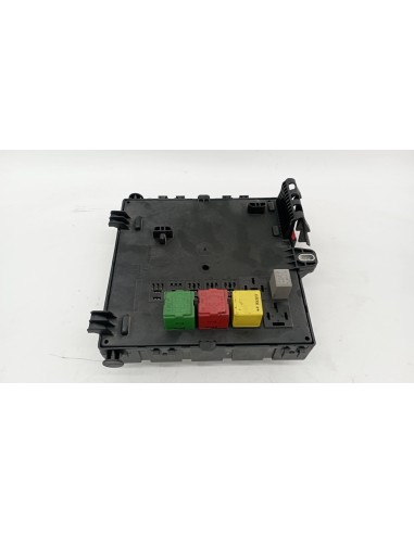 Recambio de caja reles / fusibles para opel vectra c berlina z19dth referencia OEM IAM 13205776  