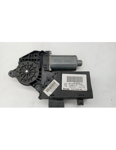 Recambio de motor elevalunas delantero derecho para peugeot 307 berlina (s2) 9hy referencia OEM IAM 0130821766  