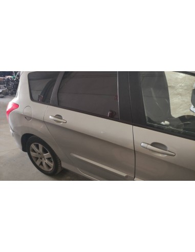 Recambio de puerta trasera derecha para peugeot 308 sw 9hz ó 9h01 referencia OEM IAM   