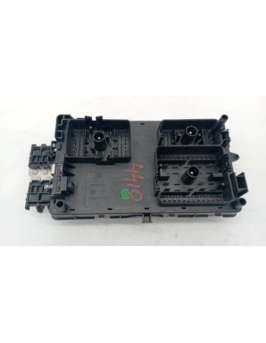 Recambio de caja reles / fusibles para opel insignia berlina b16dth referencia OEM IAM 13255300  