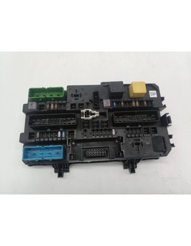 Recambio de caja reles / fusibles para opel astra h caravan z17dth referencia OEM IAM 13181278  