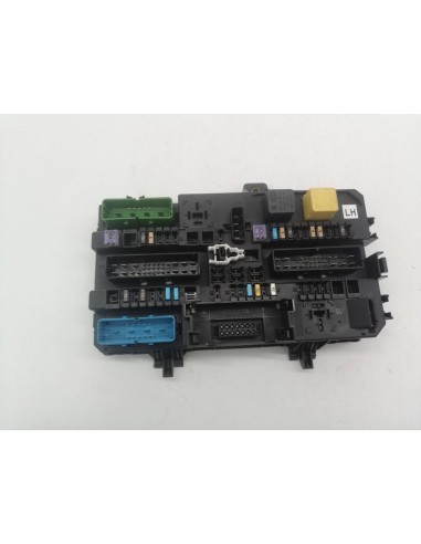 Recambio de caja reles / fusibles para opel astra h gtc z17dtr referencia OEM IAM 13268286  