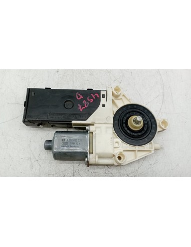 Recambio de motor elevalunas delantero derecho para renault laguna iii berlina m9rn7 referencia OEM IAM 807300002R  